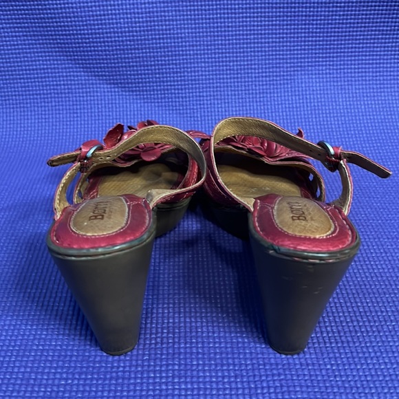 LOVIN BORN RED FLOWER SANDALS - Picture 3 of 4